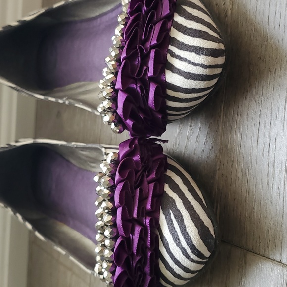 Guess zebra flats - Picture 4 of 12